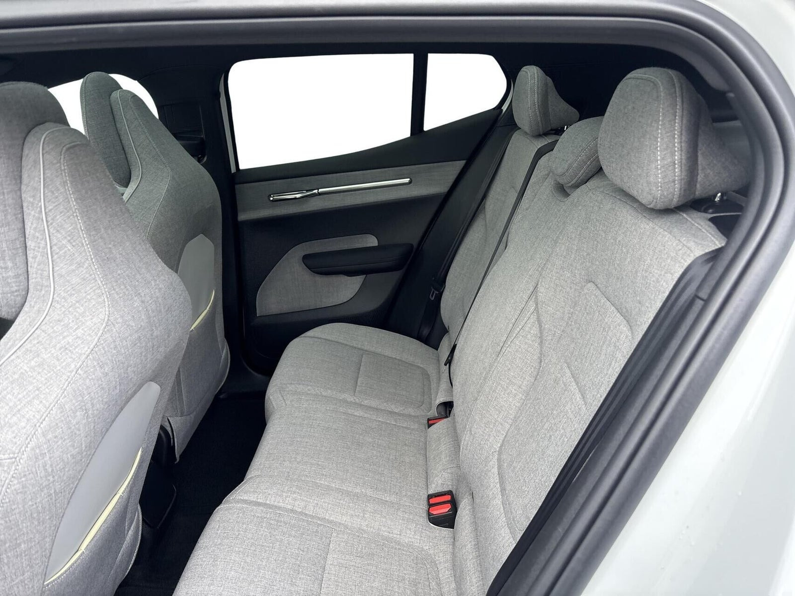 Hvid Volvo EX30 fra 2024