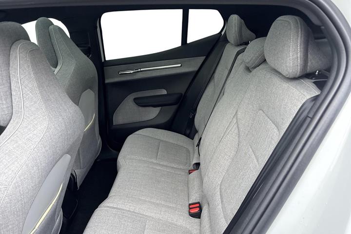 Hvid Volvo EX30 fra 2024