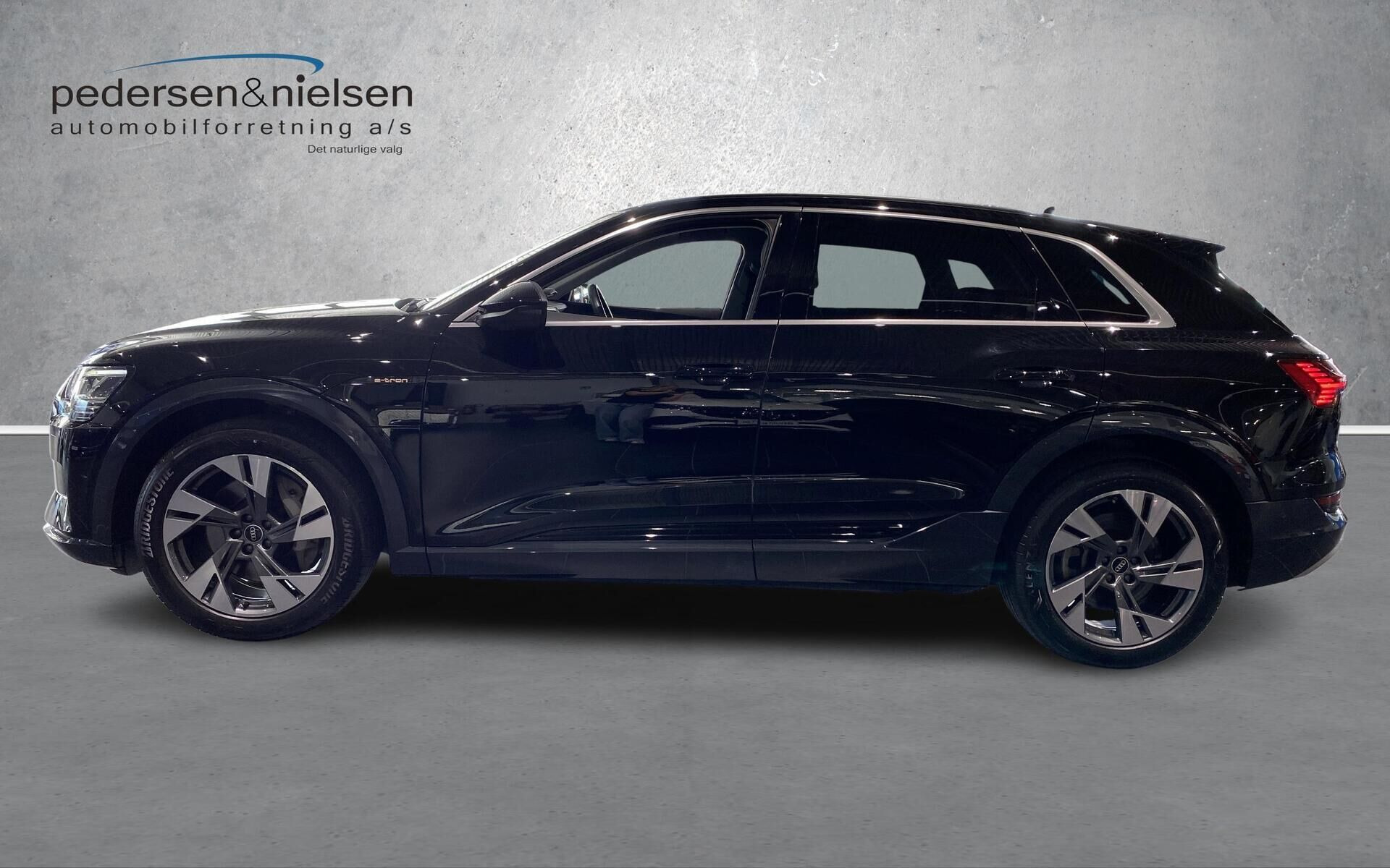 Sort Audi e-tron fra 2022