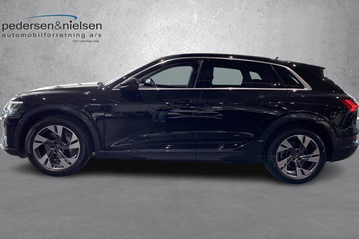 Sort Audi e-tron fra 2022