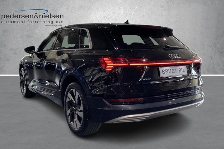 Sort Audi e-tron fra 2022