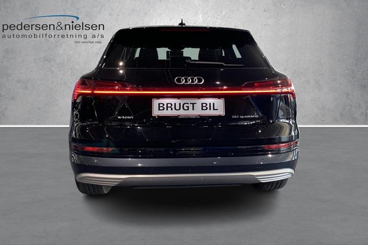 Sort Audi e-tron fra 2022