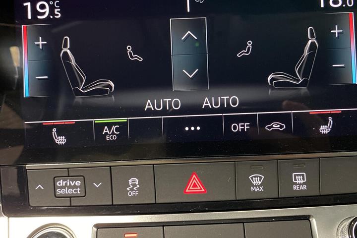 Sort Audi e-tron fra 2022