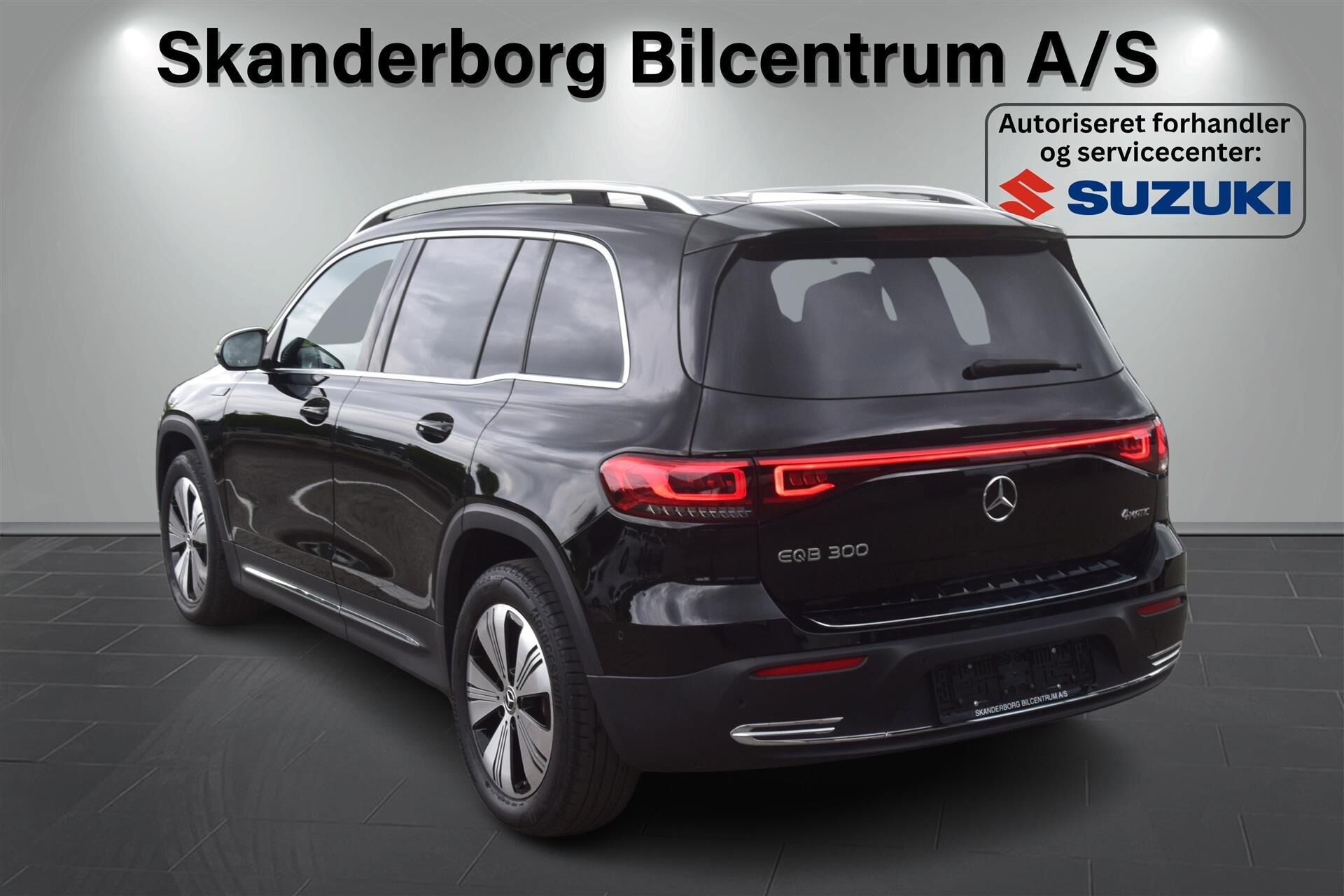 Sort Mercedes EQB 300 fra 2022