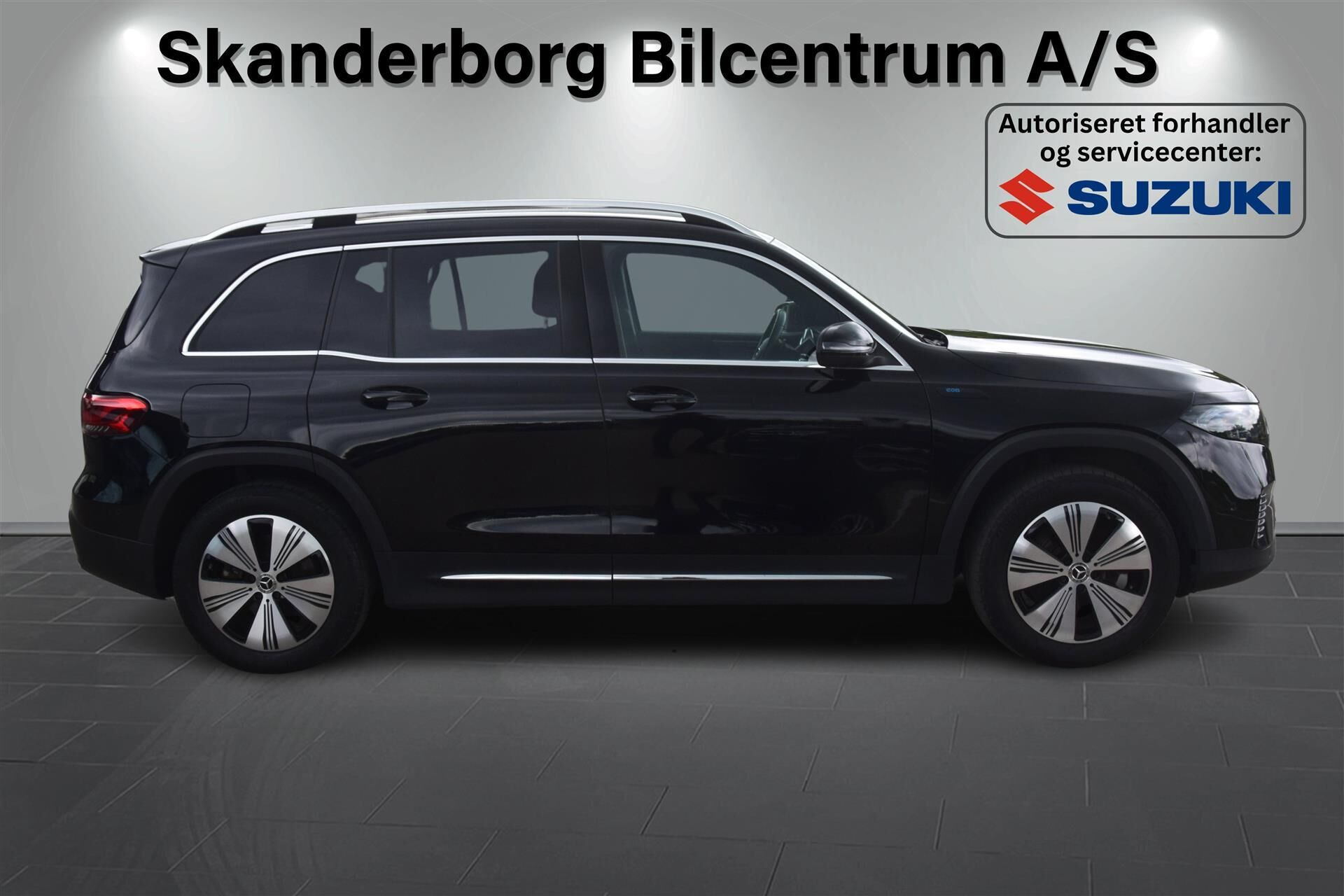 Sort Mercedes EQB 300 fra 2022