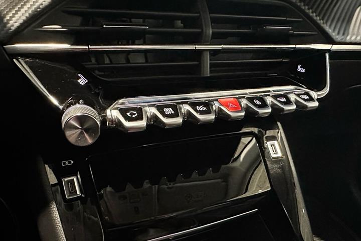 Gul Peugeot 208 fra 2020