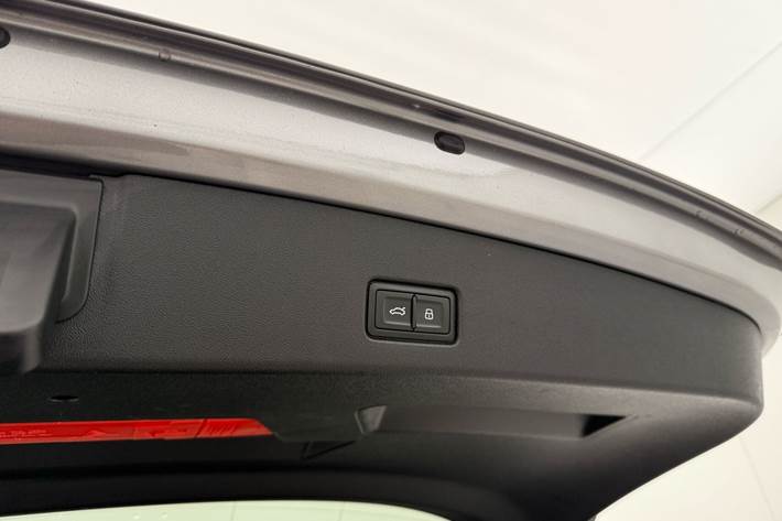 Grå Audi Q4 fra 2023
