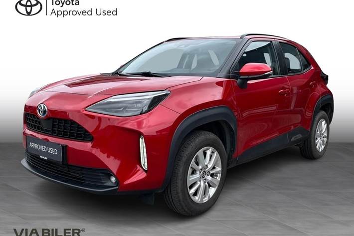 Rød Toyota Yaris Cross fra 2023