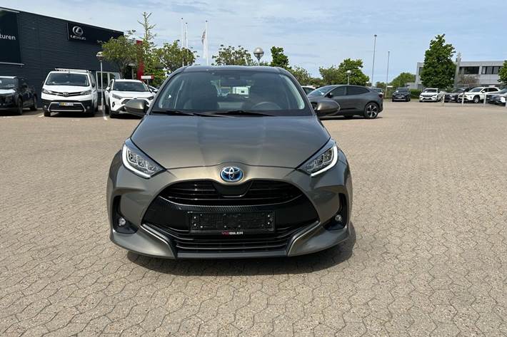 Bronze Toyota Yaris fra 2023