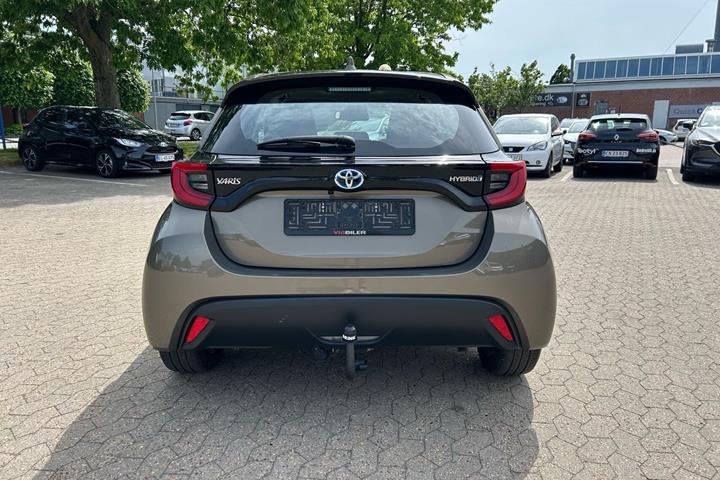 Bronze Toyota Yaris fra 2023