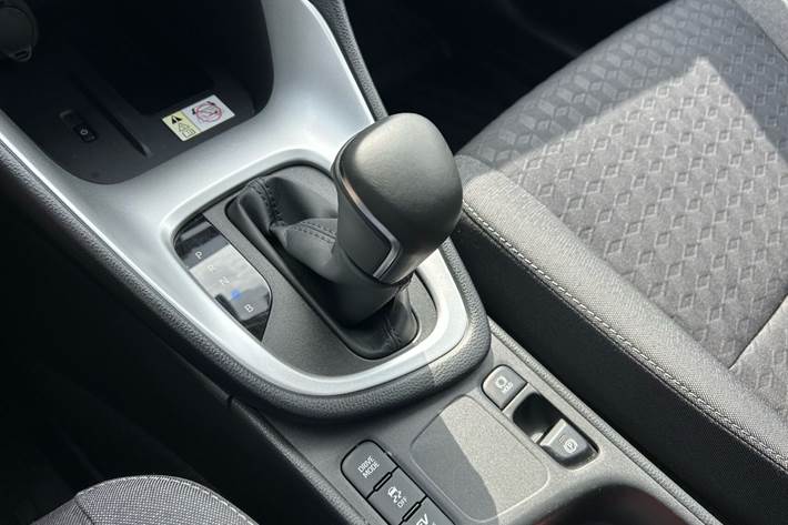 Bronze Toyota Yaris fra 2023