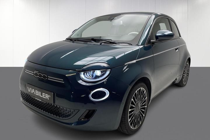Grøn Fiat 500e fra 2023 set udefra