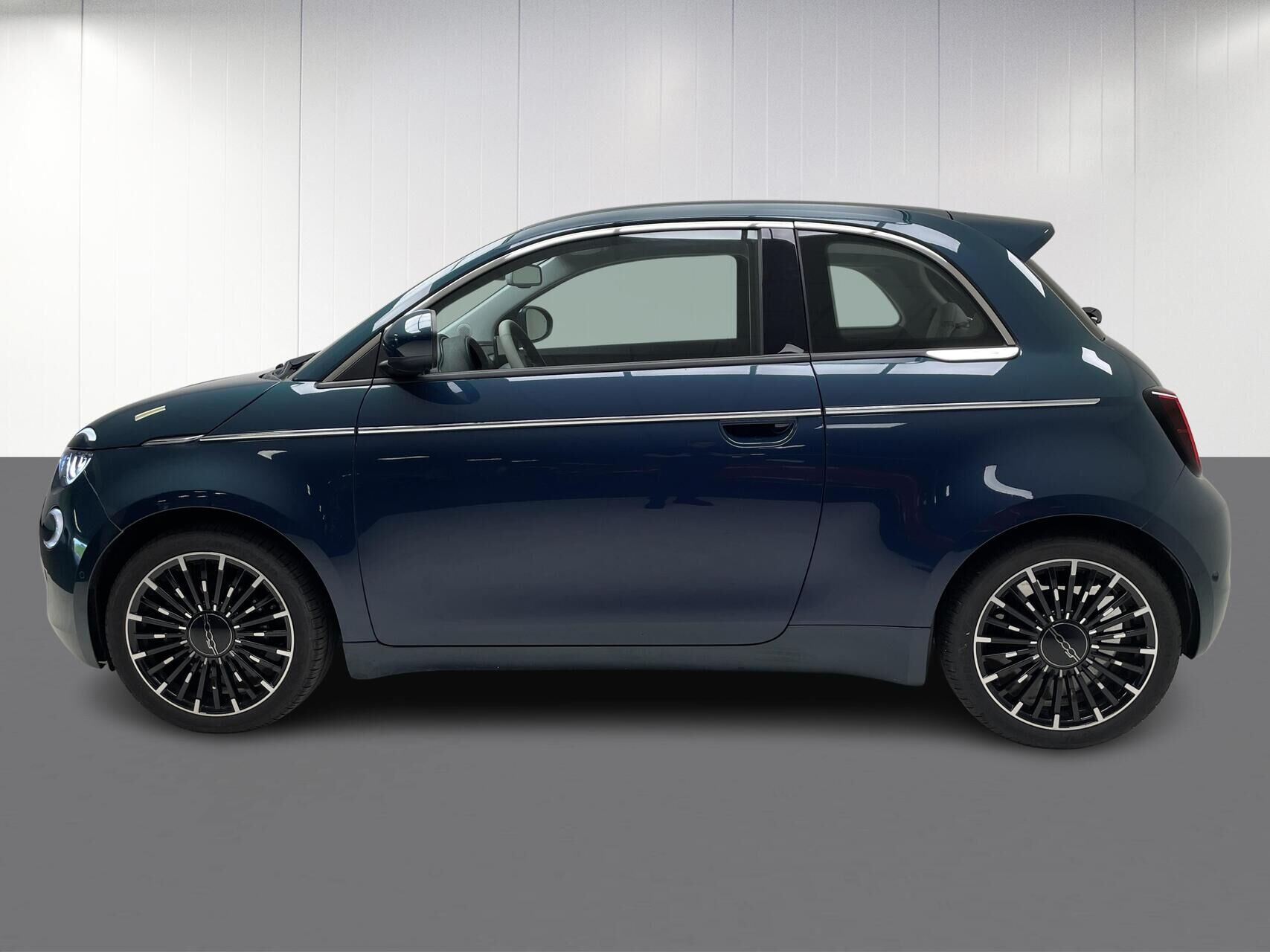 Grøn Fiat 500e fra 2023