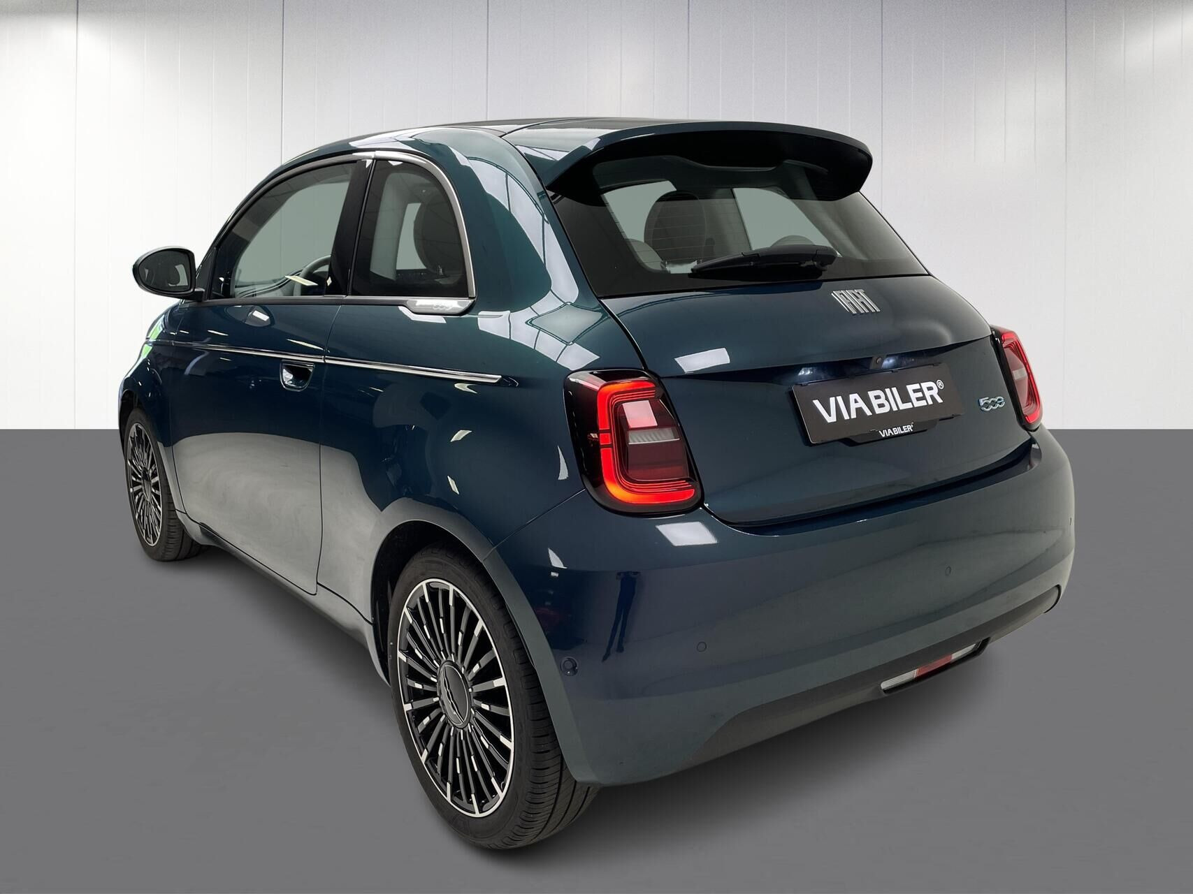 Grøn Fiat 500e fra 2023