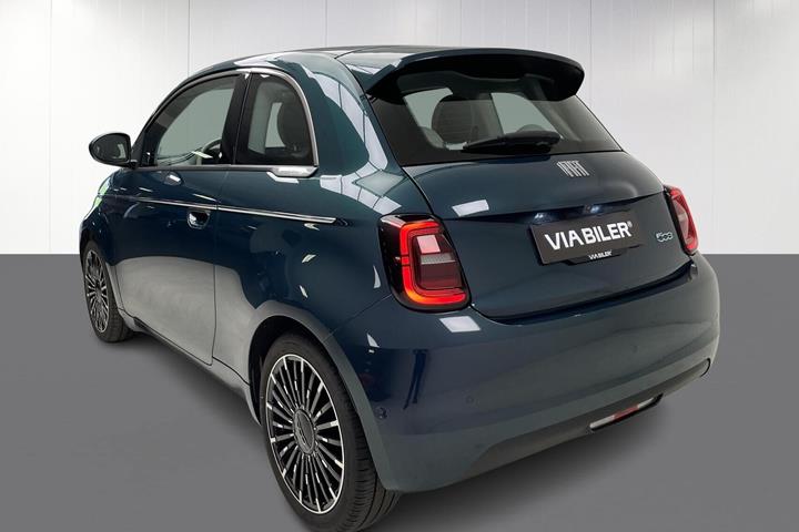 Grøn Fiat 500e fra 2023