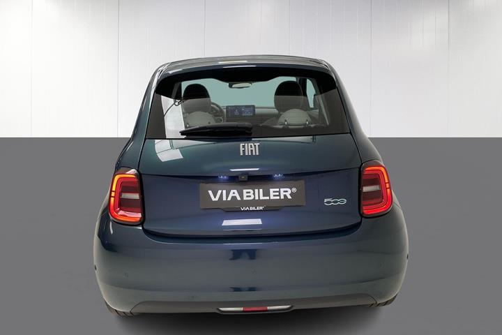 Grøn Fiat 500e fra 2023