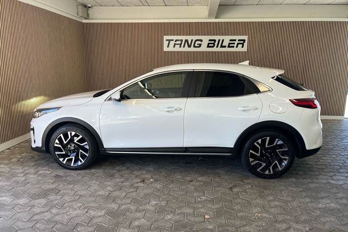 Hvid Kia XCeed fra 2022