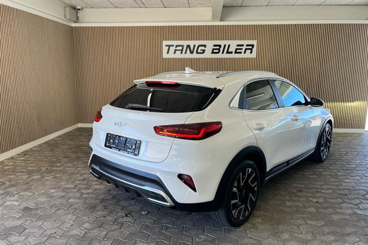 Hvid Kia XCeed fra 2022