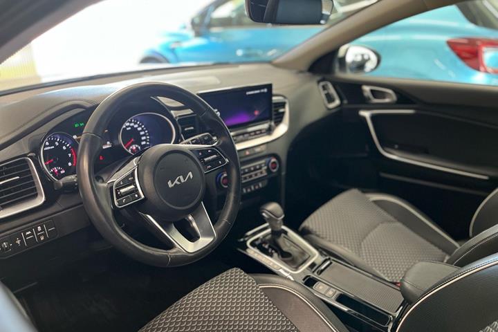 Hvid Kia XCeed fra 2022
