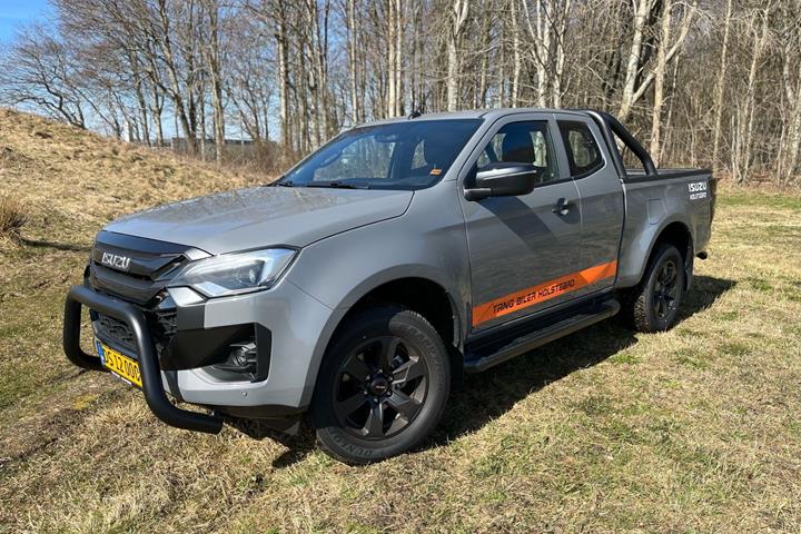 Grå Isuzu D-Max fra 2026 set udefra