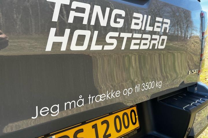 Grå Isuzu D-Max fra 2026