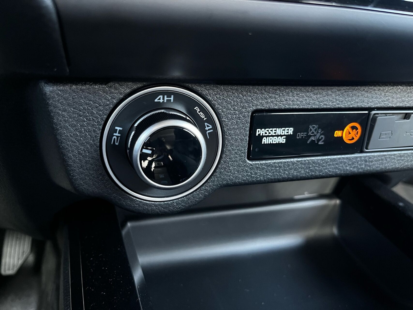 Grå Isuzu D-Max fra 2026