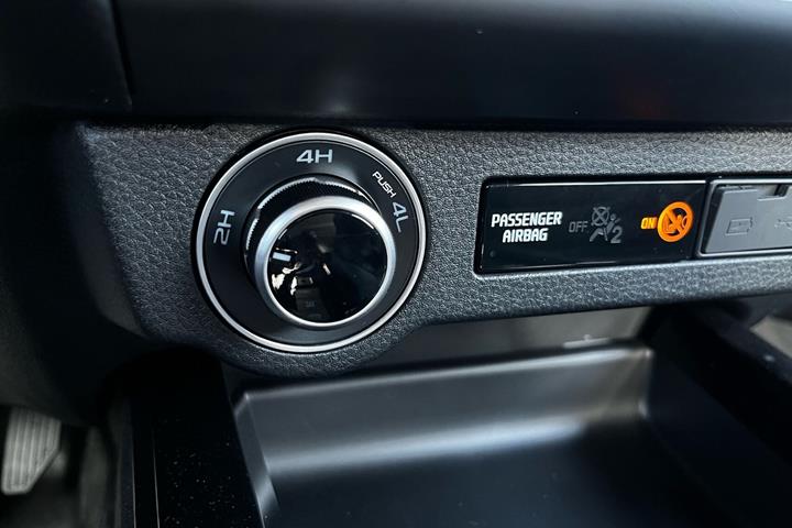 Grå Isuzu D-Max fra 2026