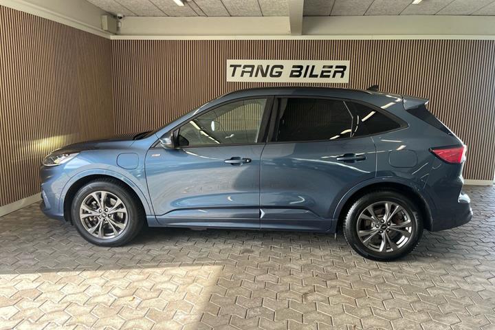 Blå Ford Kuga fra 2020
