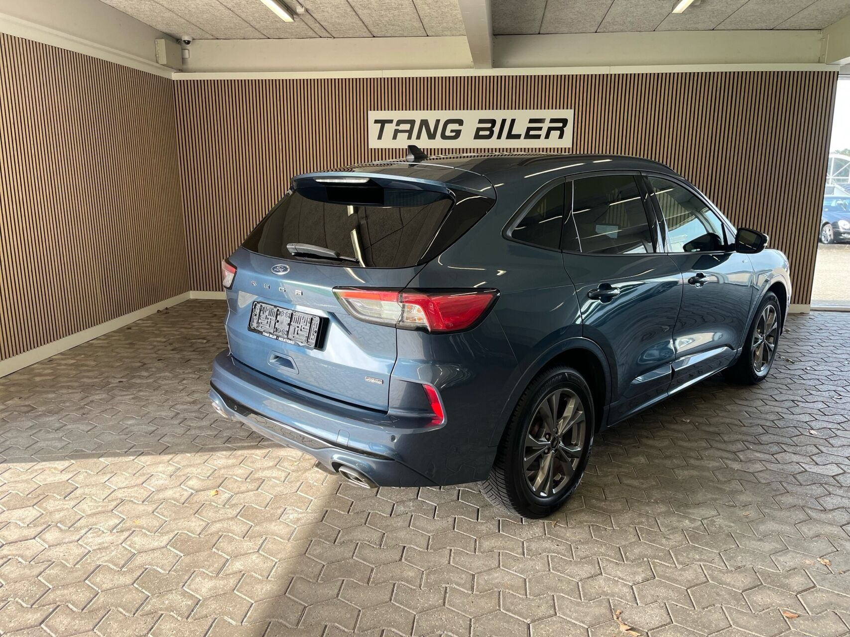 Blå Ford Kuga fra 2020
