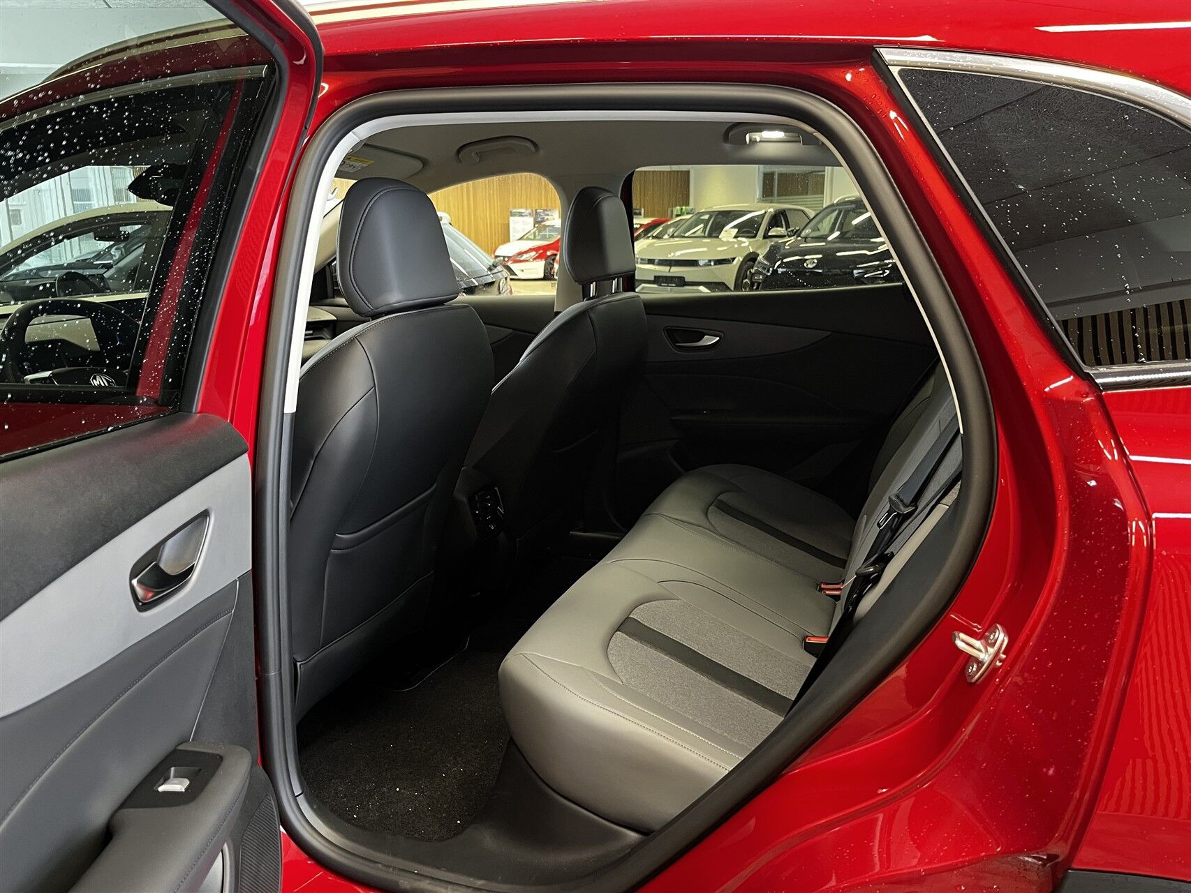 Sølv MG MGS5 Electric fra 2026 set indefra