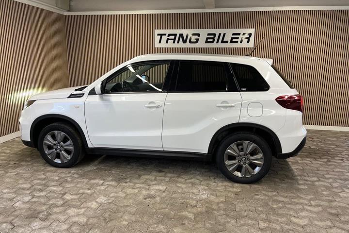 Hvid Suzuki Vitara fra 2024