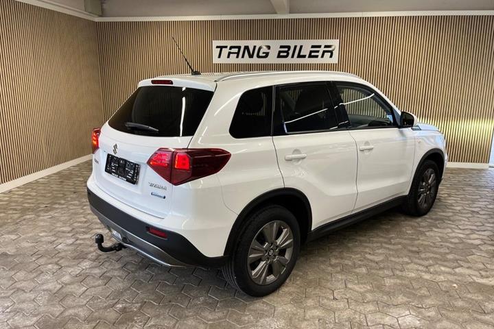 Hvid Suzuki Vitara fra 2024