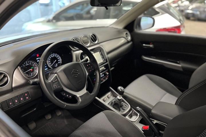 Hvid Suzuki Vitara fra 2024