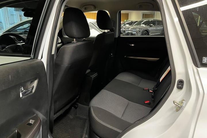 Hvid Suzuki Vitara fra 2024