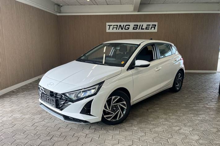 Hvid Hyundai i20 fra 2024