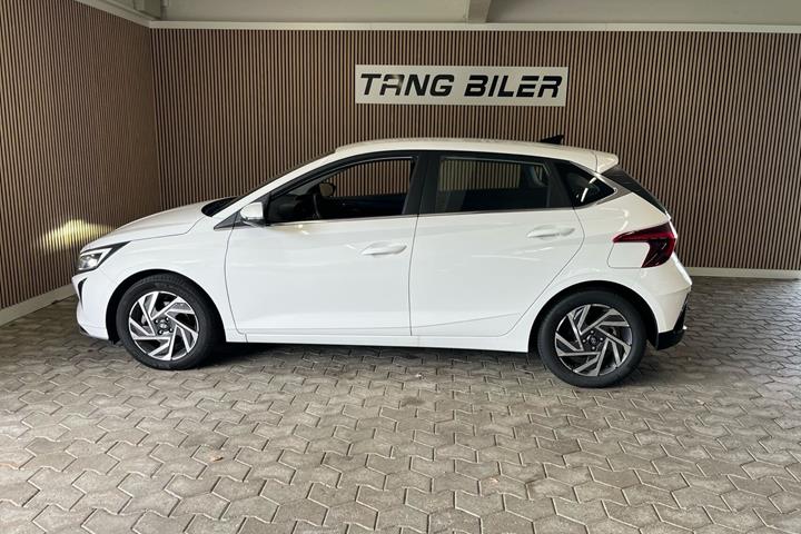 Hvid Hyundai i20 fra 2024