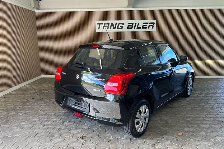 Sort Suzuki Swift fra 2024