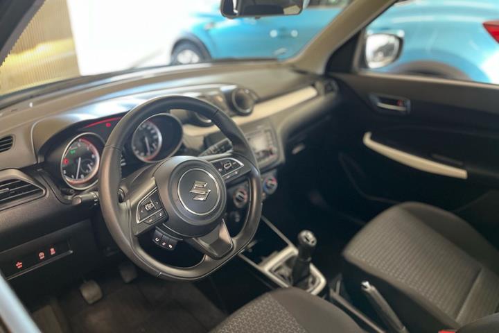 Sort Suzuki Swift fra 2024
