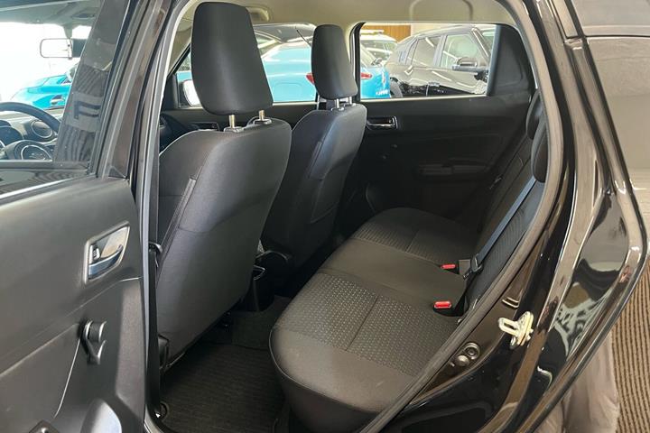 Sort Suzuki Swift fra 2024