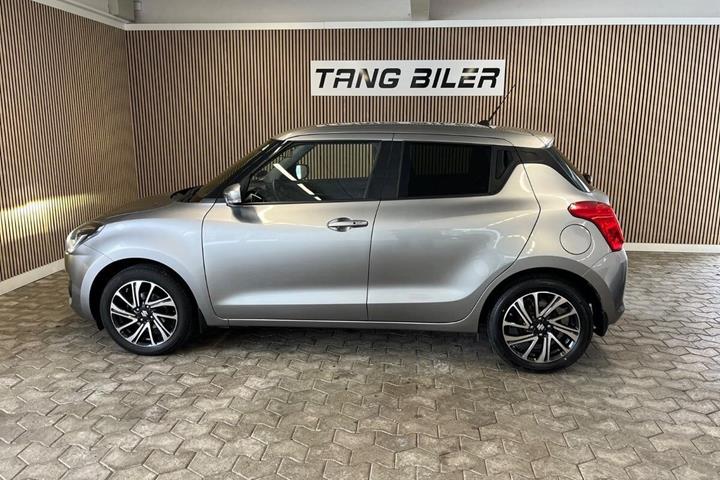 Sølv Suzuki Swift fra 2023