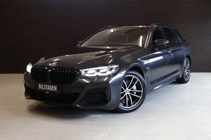 Sort BMW 530e fra 2021
