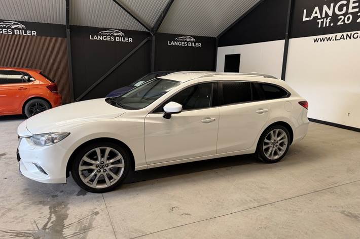 Hvid Mazda 6 fra 2013