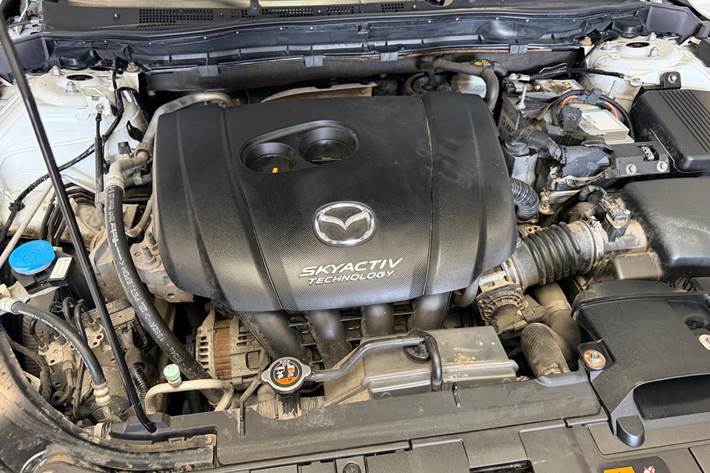 Hvid Mazda 6 fra 2013