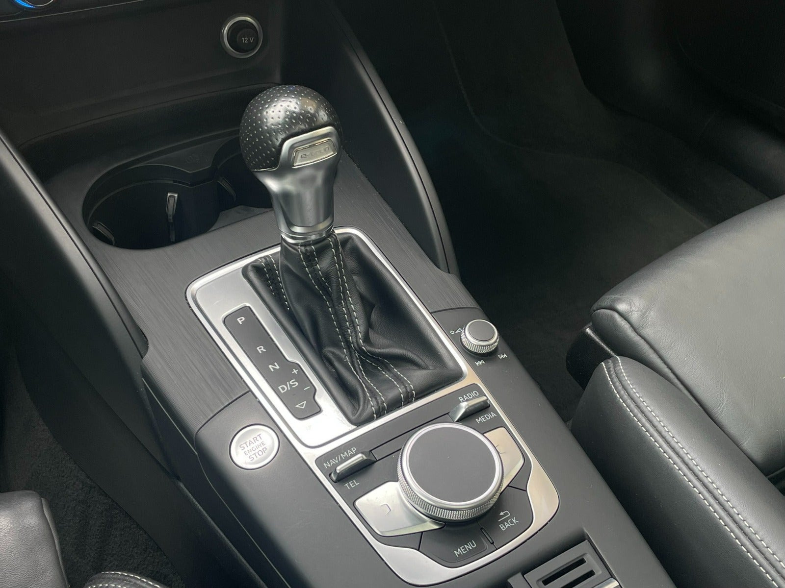 Blå Audi A3 fra 2018