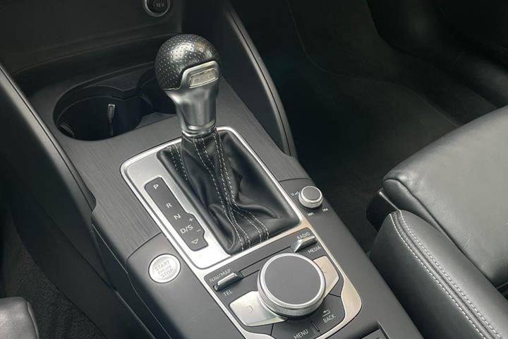 Blå Audi A3 fra 2018