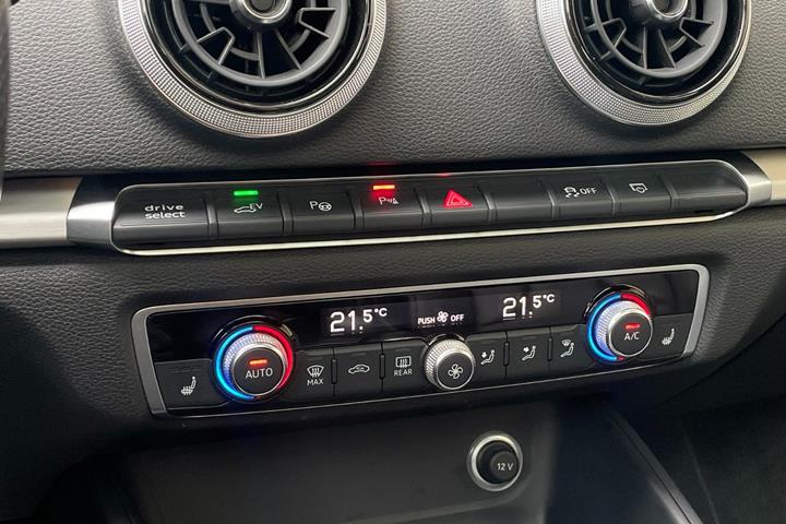 Blå Audi A3 fra 2018
