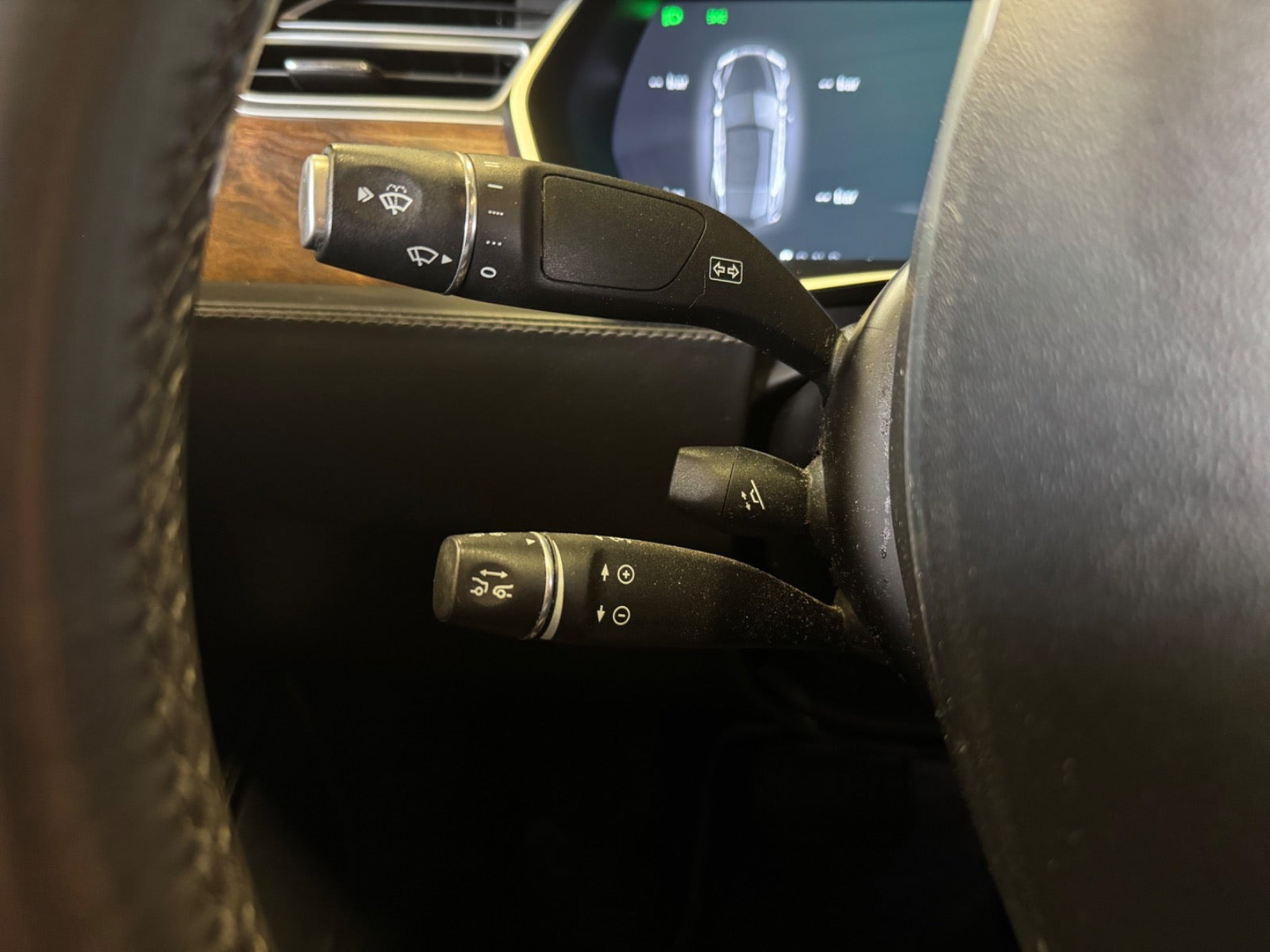 Sort Tesla Model S fra 2017