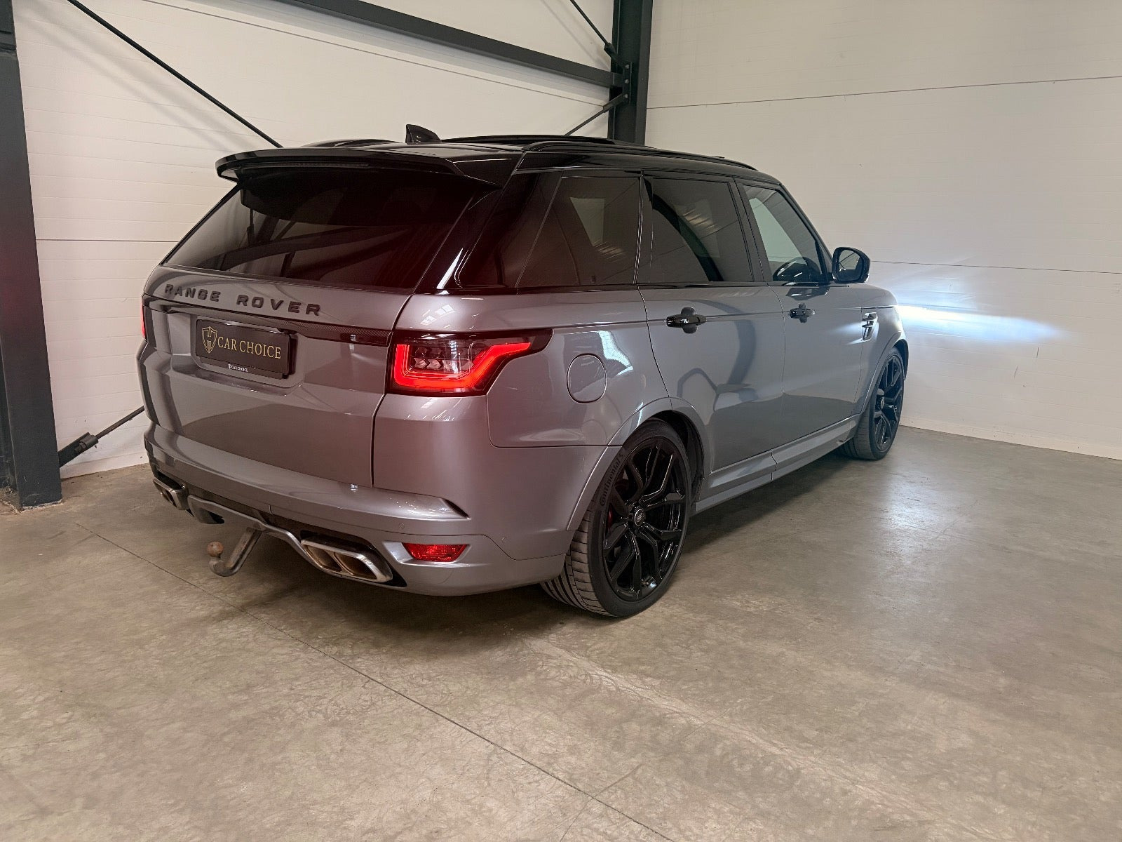 Grå Land Rover Range Rover sport fra 2020