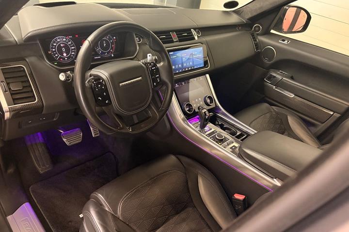 Grå Land Rover Range Rover sport fra 2020