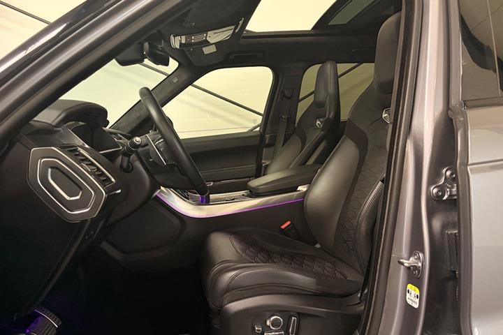 Grå Land Rover Range Rover sport fra 2020